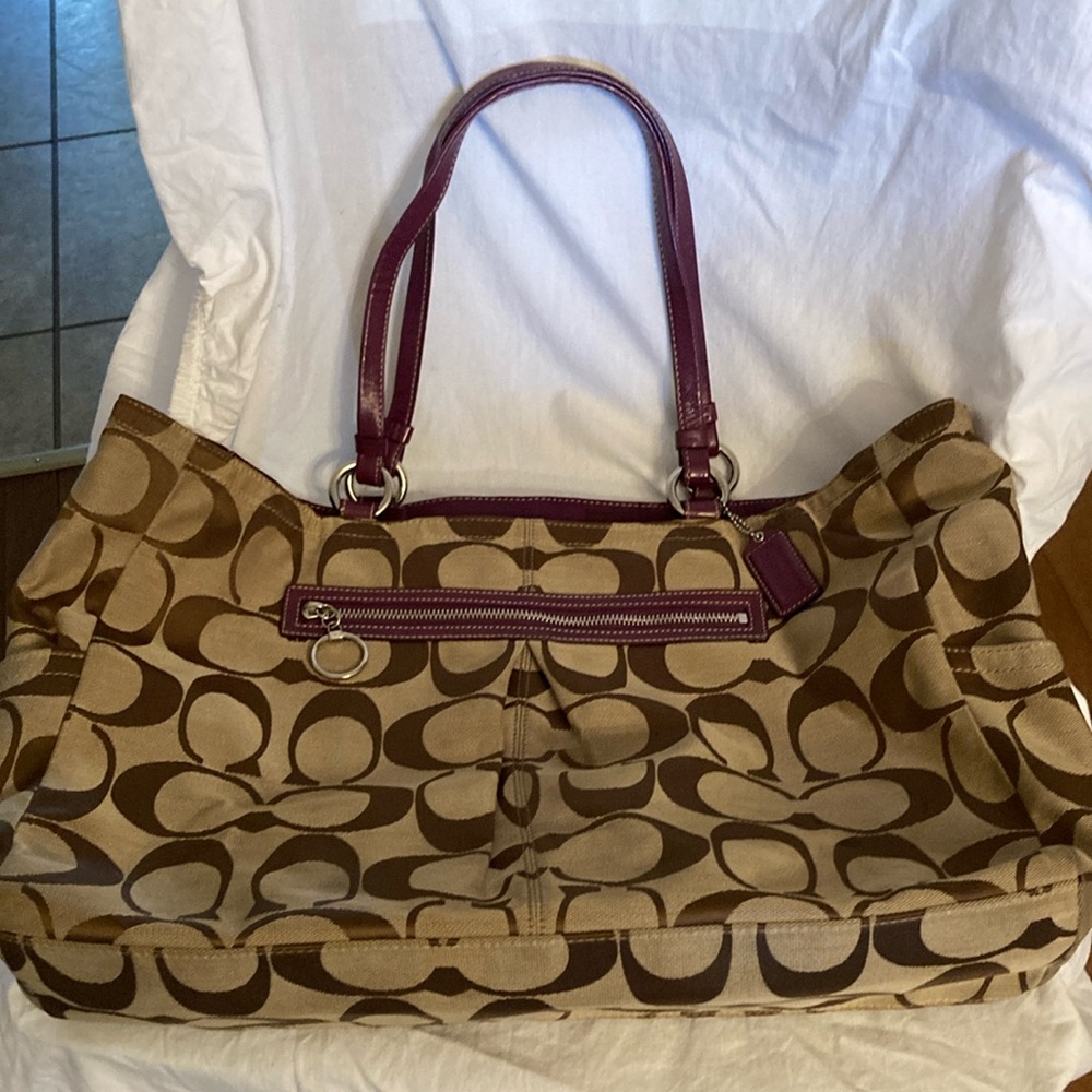 EUC.  Huge Tote